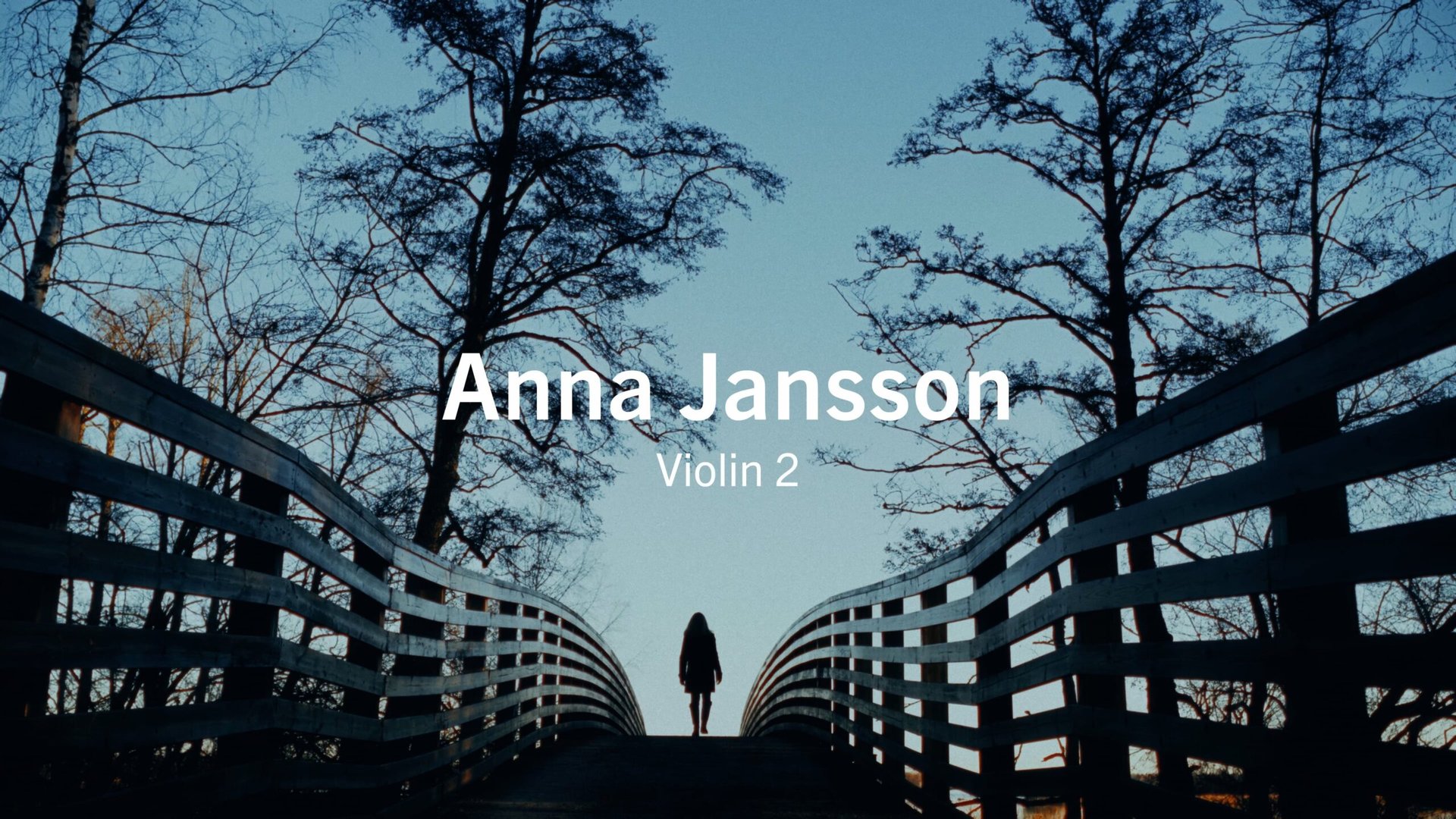 Klippbild från en porträtt film med violinist Anna Jansson.